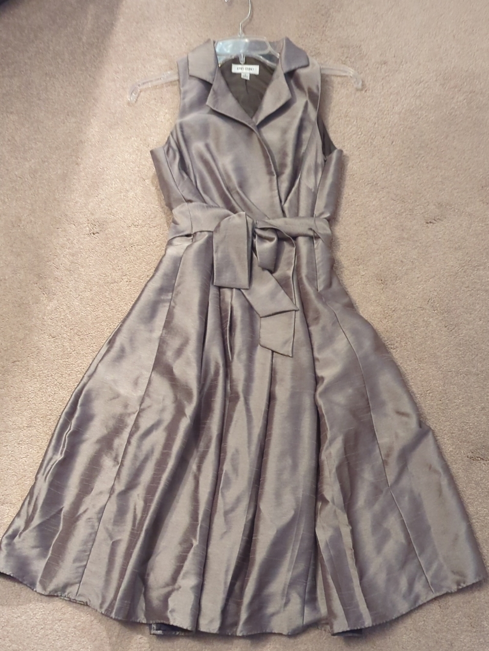 Jones Studio Metilic Gray Satin Sleeveless Notched-Collar Fit-and-Flare Dress
